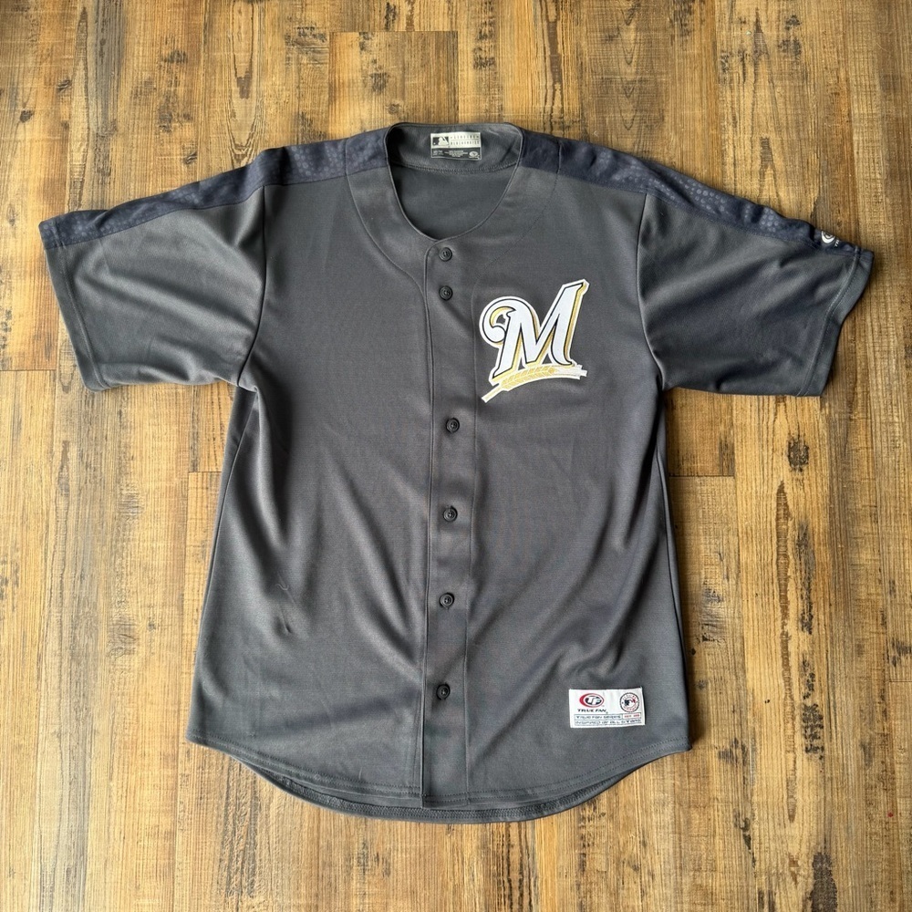 True Fan Men’s Gray Milwaukee Brewers Jersey Genuine Merchandise Embroidered Md